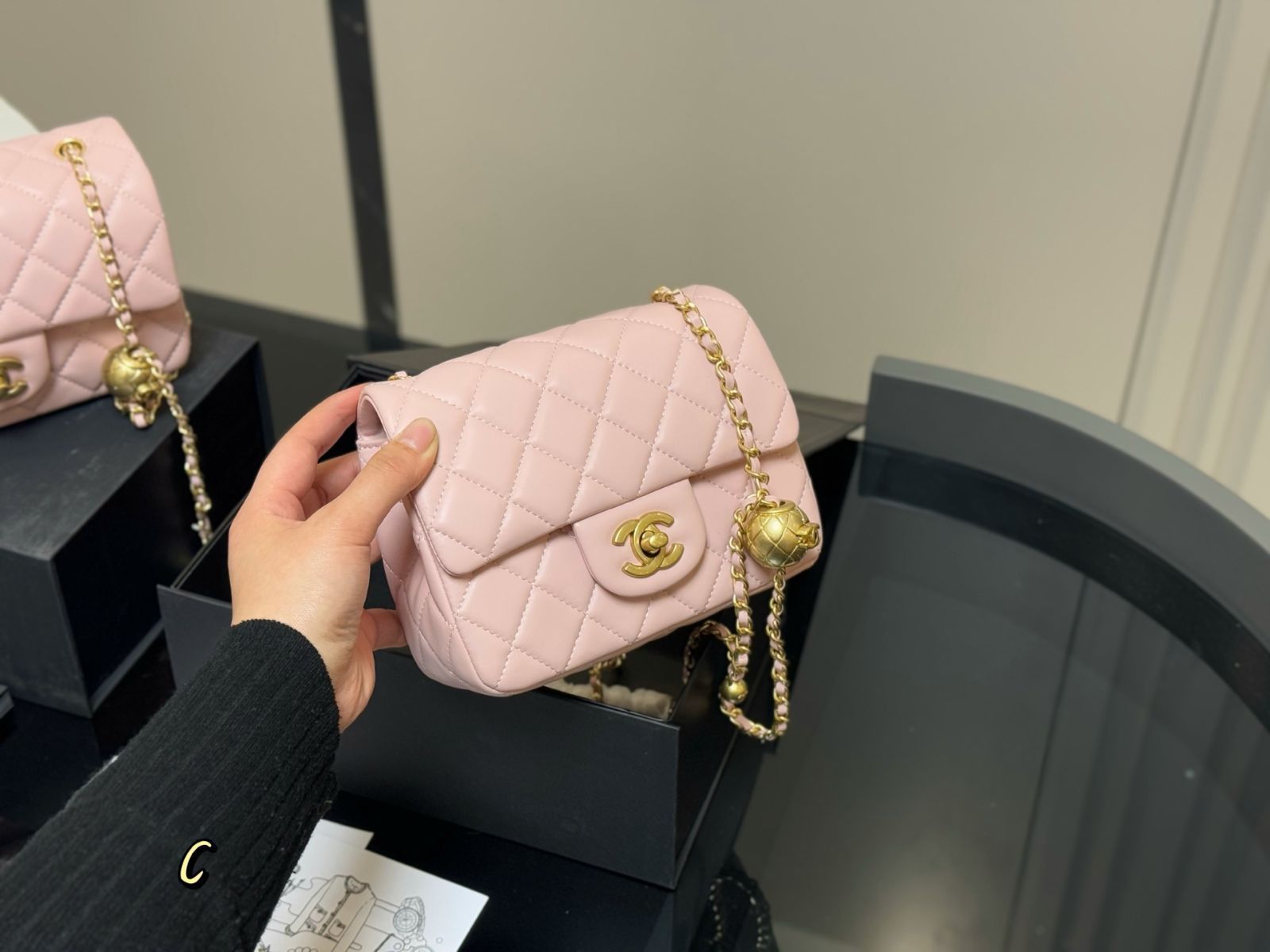 【スクエア型が魅力♡】CHANEL ミニバッグ 今日特価】Chanel シャネル スクエアミニバッグ シリーズ 調節