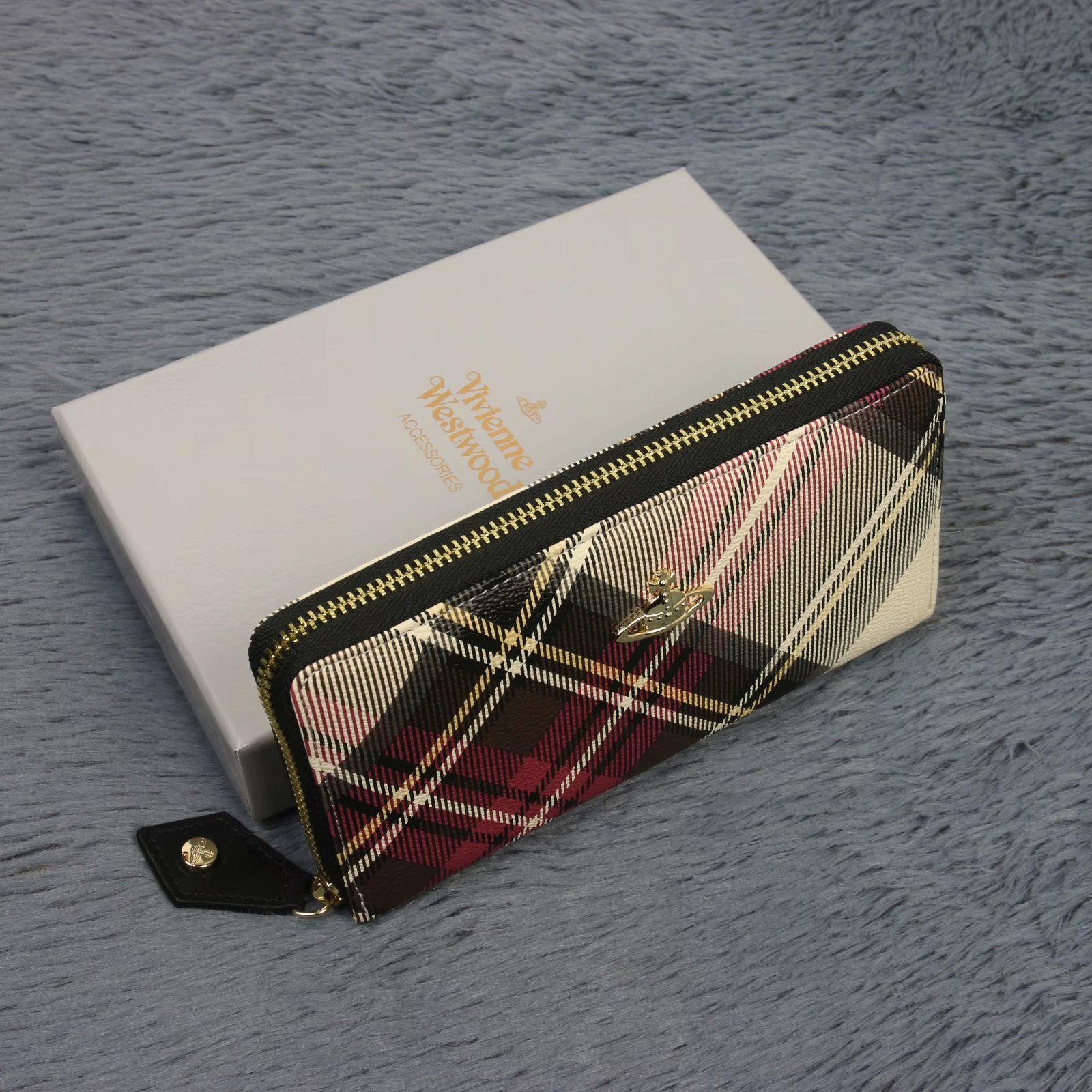 新品 ヴィヴィアンウエストウッド 長財布 Vivienne Westwood