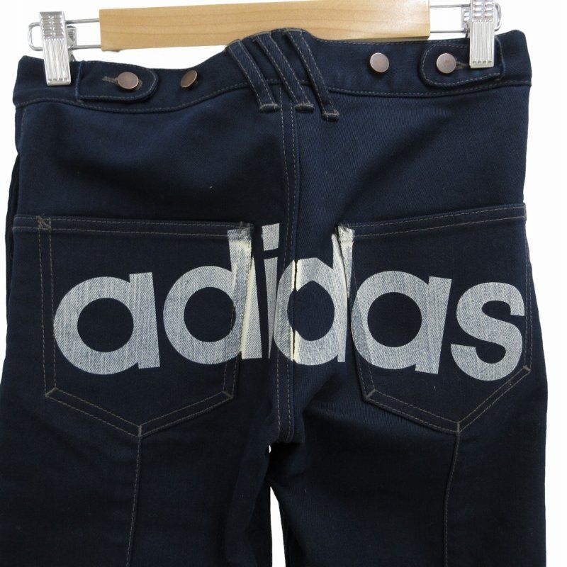 adidas ロゴ　バックプリント　デニムパンツ　Mサイズ adidas ロゴ バックプリント デニムパンツ Mサイズ - メルカリ