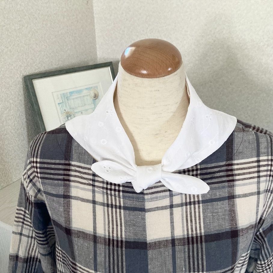 セーラーカラーのネッククーラー（花柄総刺繍レースB）保冷剤ポケット付き