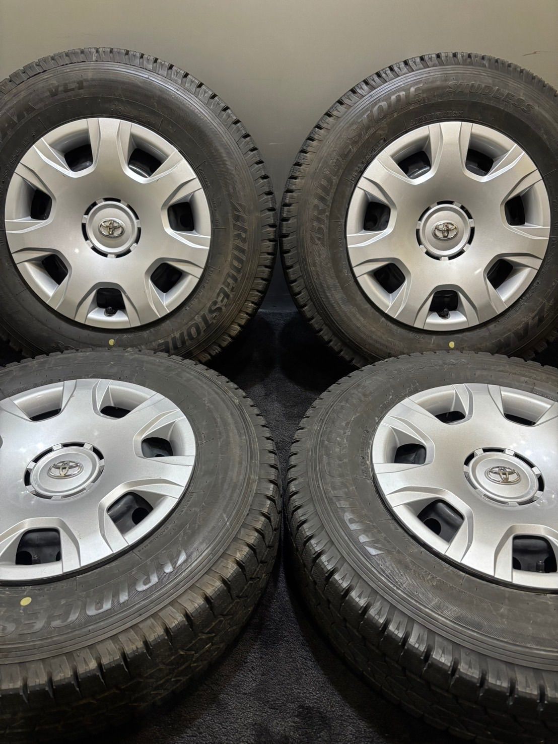 195/80R15 107/105L LT BRIDGESTONE/VL1 19年製 トヨタ ハイエース 純正 スチール 15インチ 6J +35 139.7 6H スタッドレス 4本(南6-I242)
