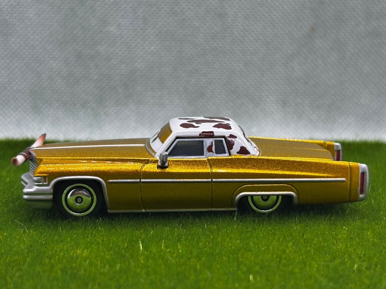 新品】 カーズ ミニカー テックス・ダイナコ ダイナコ社長 - メルカリ