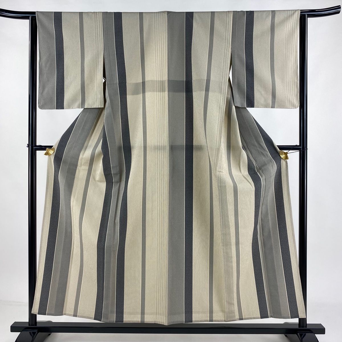 紬 身丈155cm 裄丈64cm M 単衣 縦縞 ベージュ 正絹 秀品
