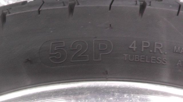 タイヤ 1758849600