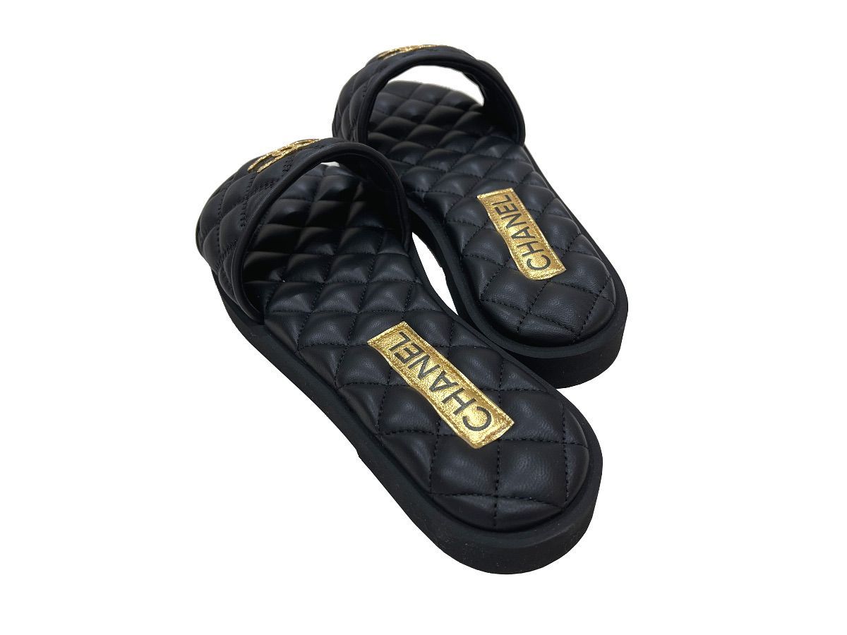 CHANEL シャネル