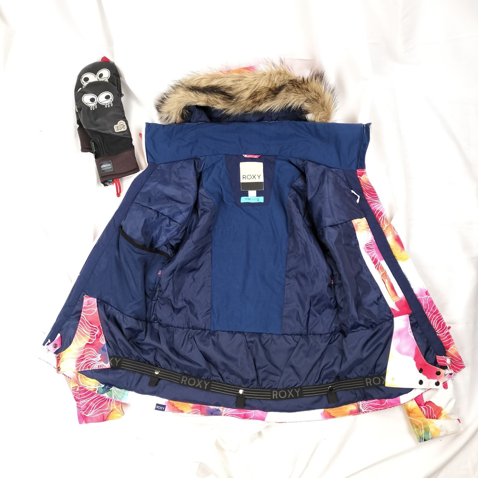 ROXY スノーボードジャケット ロゴ 華やぐ冬の冒険✨】 ROXY ロキシー スノーボードウェア