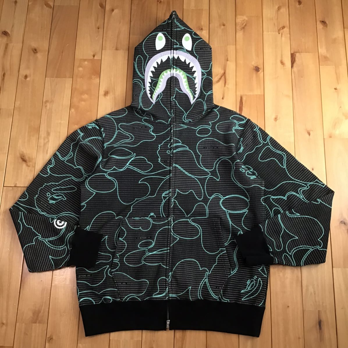 蓄光 BAPE camo シャークパーカー shark ベイプ ape エイプ - メルカリ