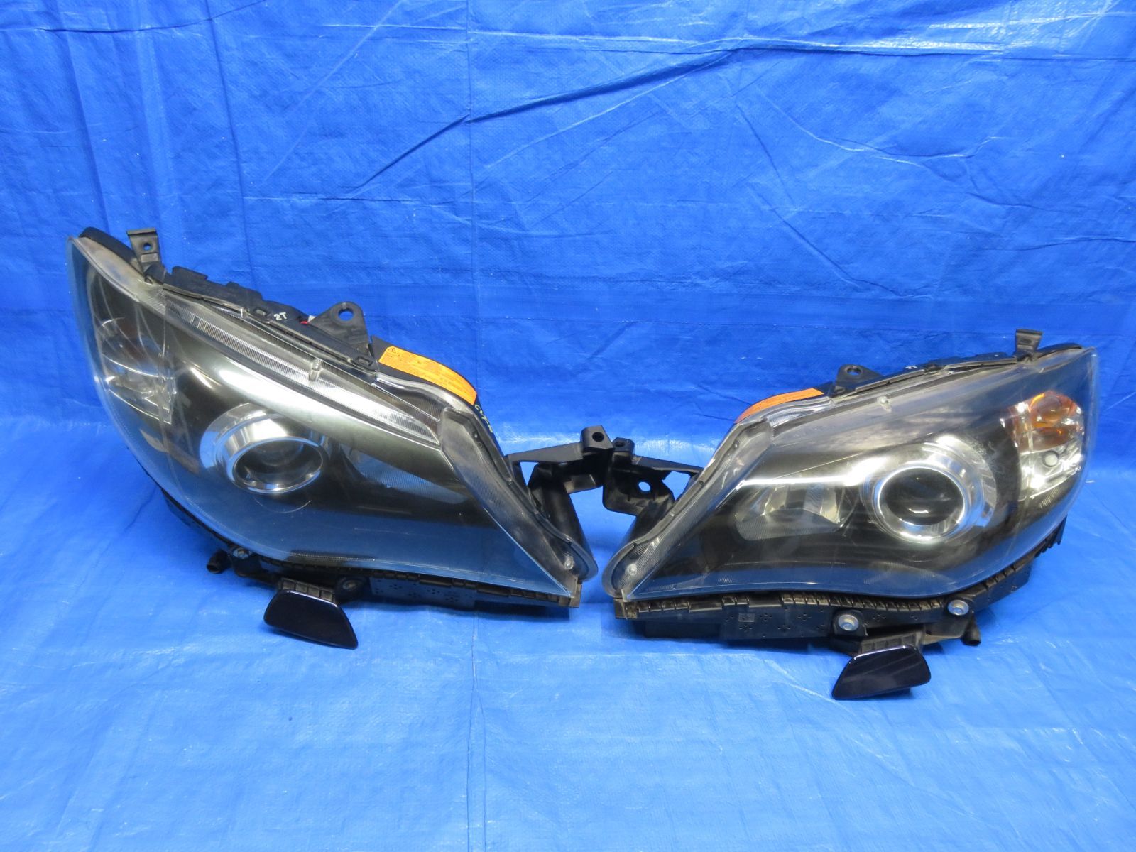 インプレッサ スポーツ GP2 GP3 GP7 純正 HID ヘッドライト 左右