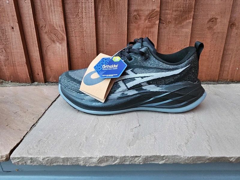 Asics アシックス スーパーブラスト 2 黒 白