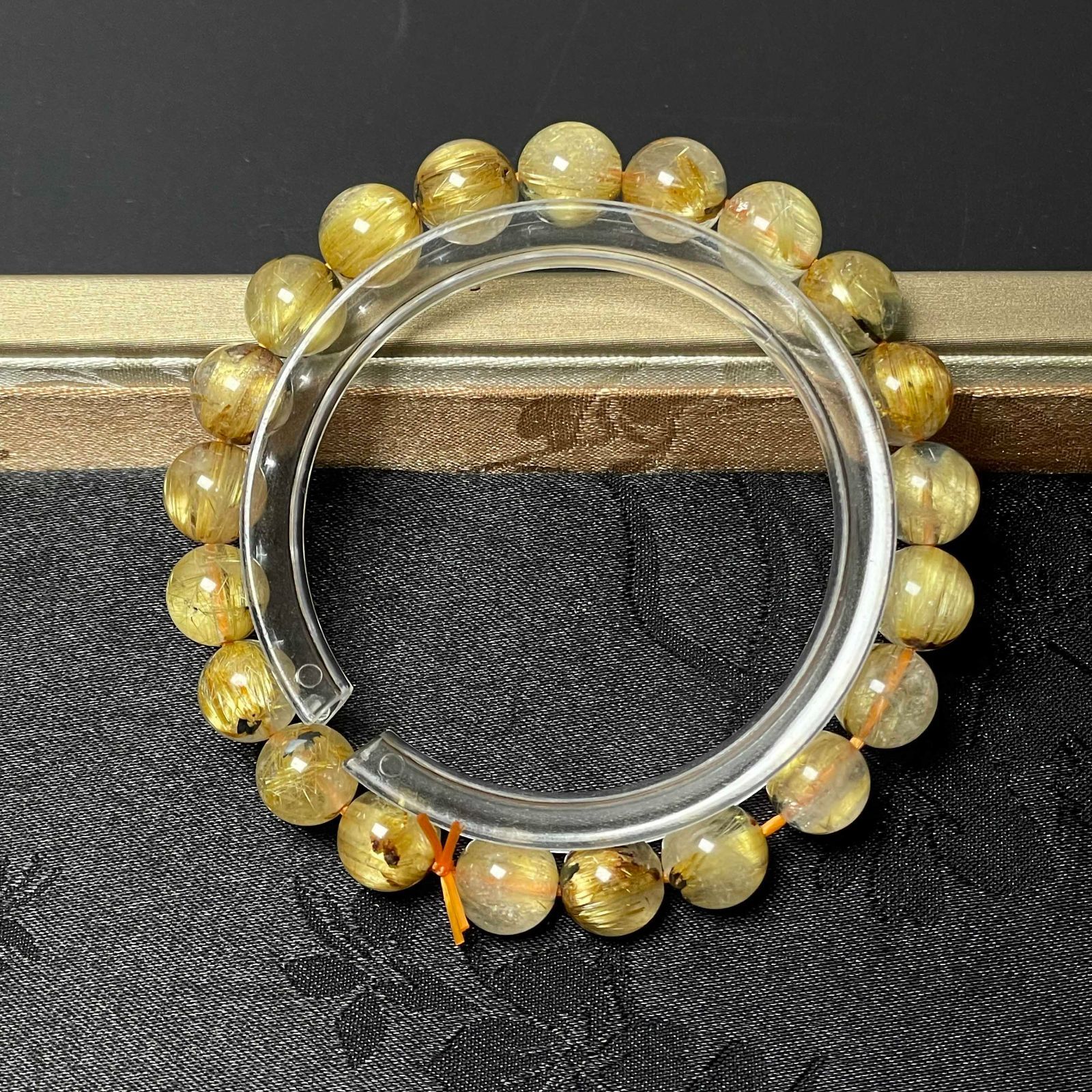 大粒g260円★黄金【タイチンルチル】水晶ブレスレットＭ★１５mm