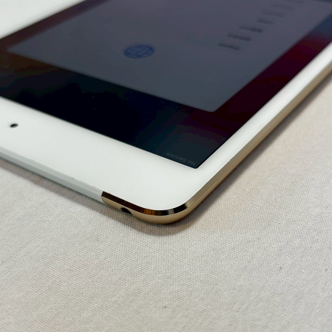 iPad|mini|4|32GB|ゴールド|SIMロックあり|au|バッテリー良好|No.1281