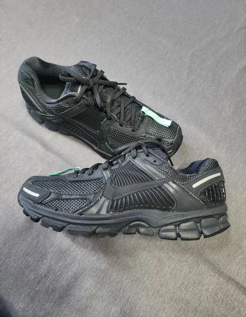 NIKE ナイキ ズーム ボメロ 5 285 サイズ