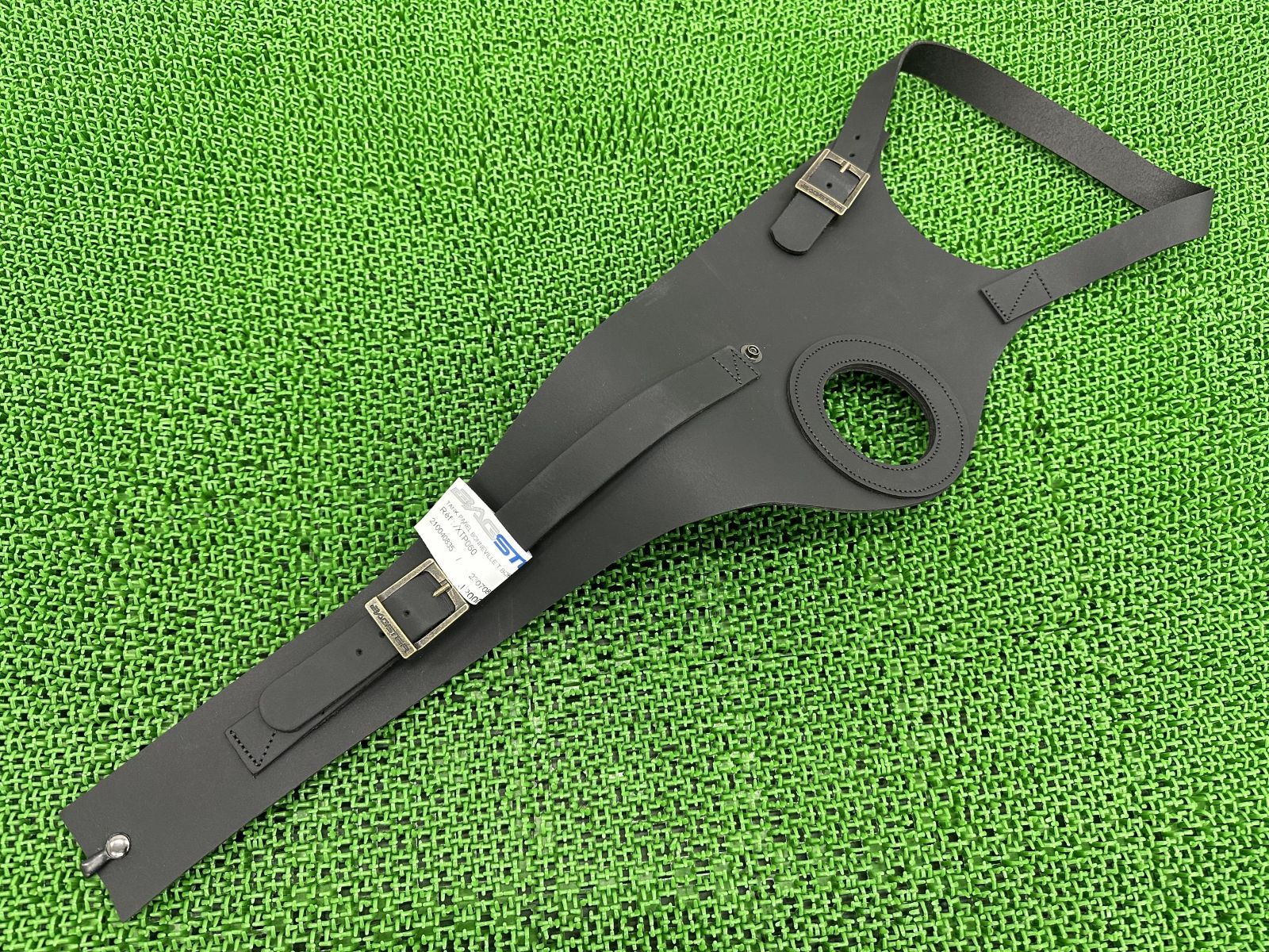 バグスター製ボンネビルボバー タンクカバー 黒 社外 新品 トライアンフ 17-23年ボンネビルボバー 未使用品 レザータンクパネル 希少品