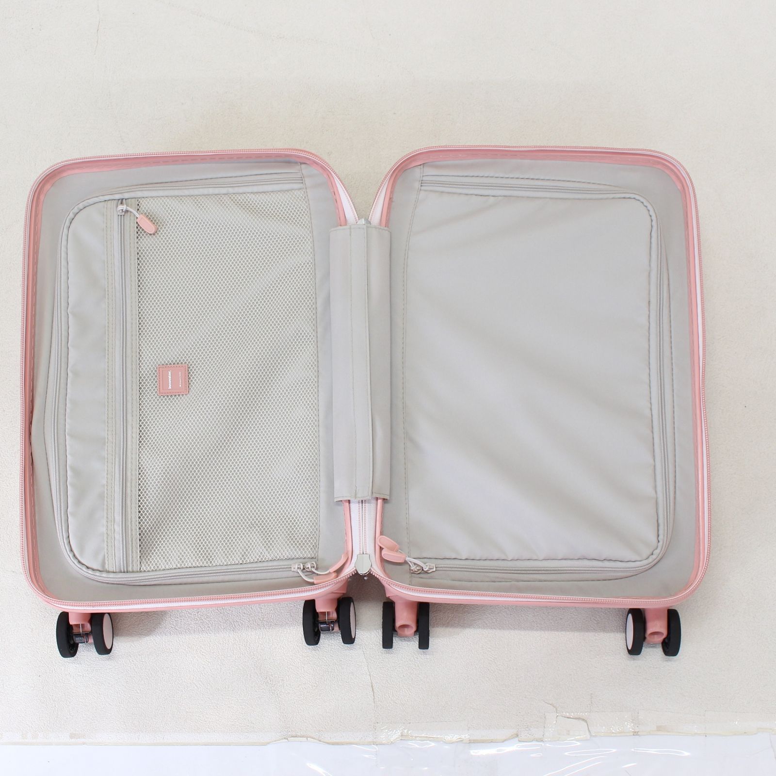 イノベーター　キャリーケース　INV50 38L メロウピンク イノベーター キャリーケース INV50 38L メロウピンク