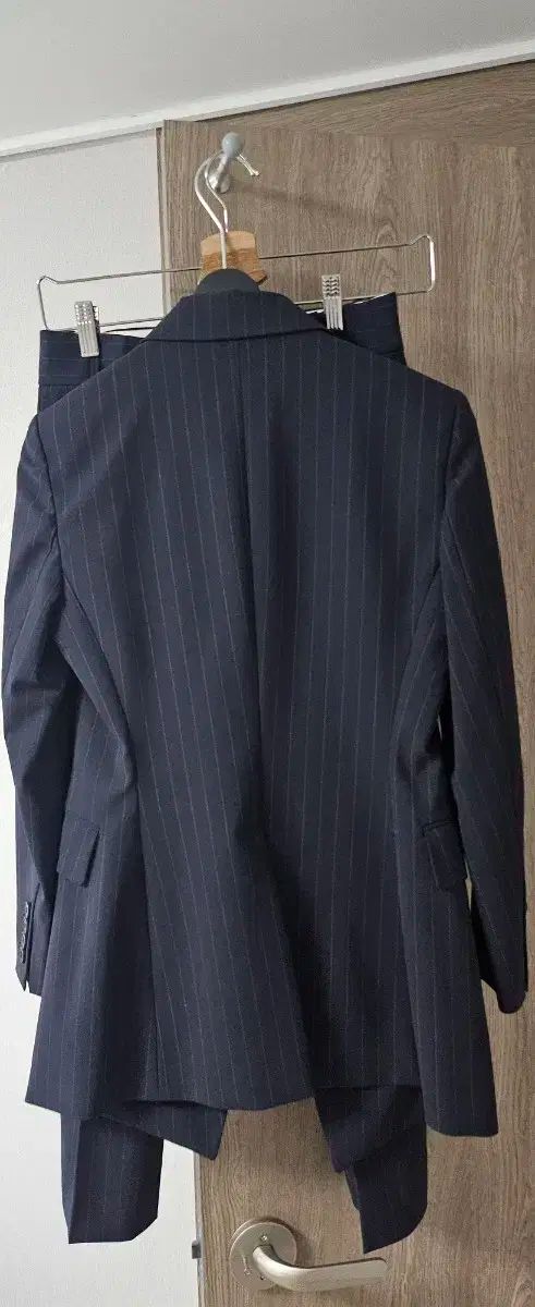 女性用セットアップスーツ