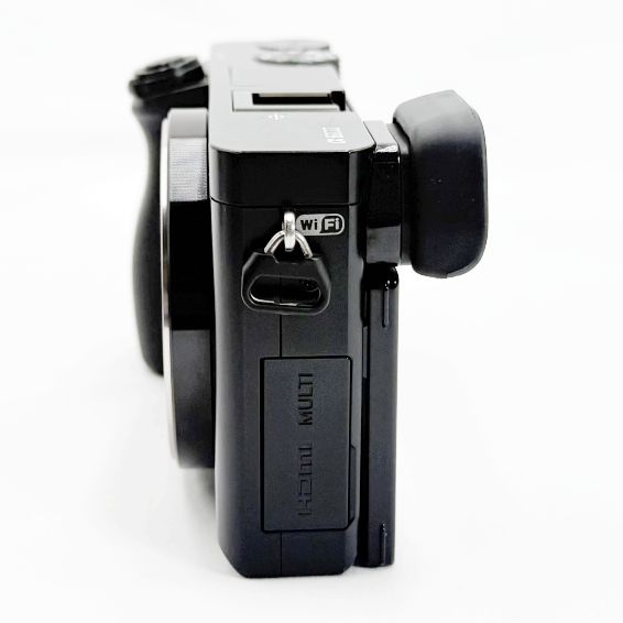 SONY α6000 ダブルズームセットILCE−6000Y SONY α6000 ダブルズーム