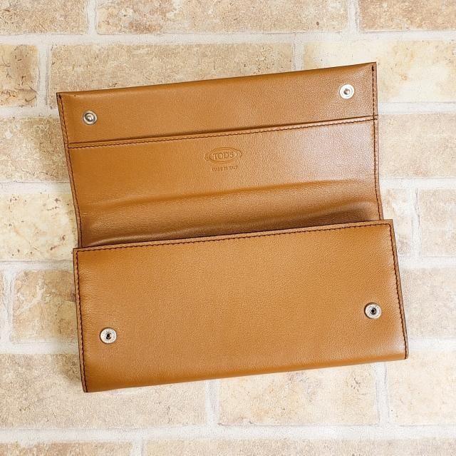 未使用 トッズ TOD's ☆ レザー フラップ 長財布 イタリア製 ベージュ 未使用 トッズ TOD's ☆ レザー フラップ 長財布 イタリア製 ベージュ