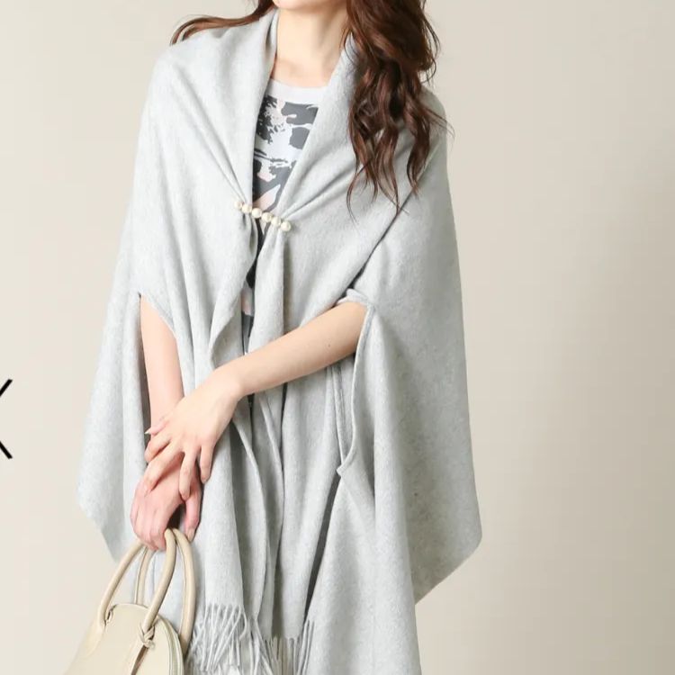 自由区 カシミヤ ケープ ストール グレー ショール ポンチョ cashmere 自由区 新品カシミヤ ポンチョ 大判ストール(グレー) - メルカリ