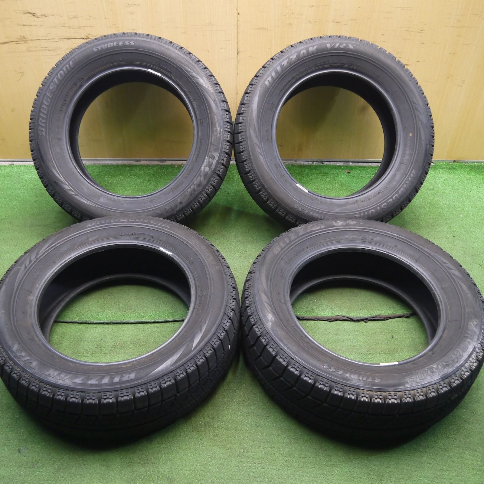 送料無料]バリ溝！9分☆スタッドレス 215/60R16 ブリヂストン 
