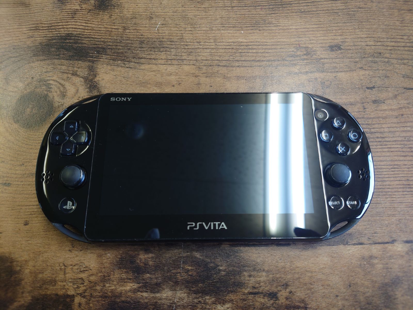 PS Vita本体 PCH-2000 誤作動有り ソフトとSDカード付き