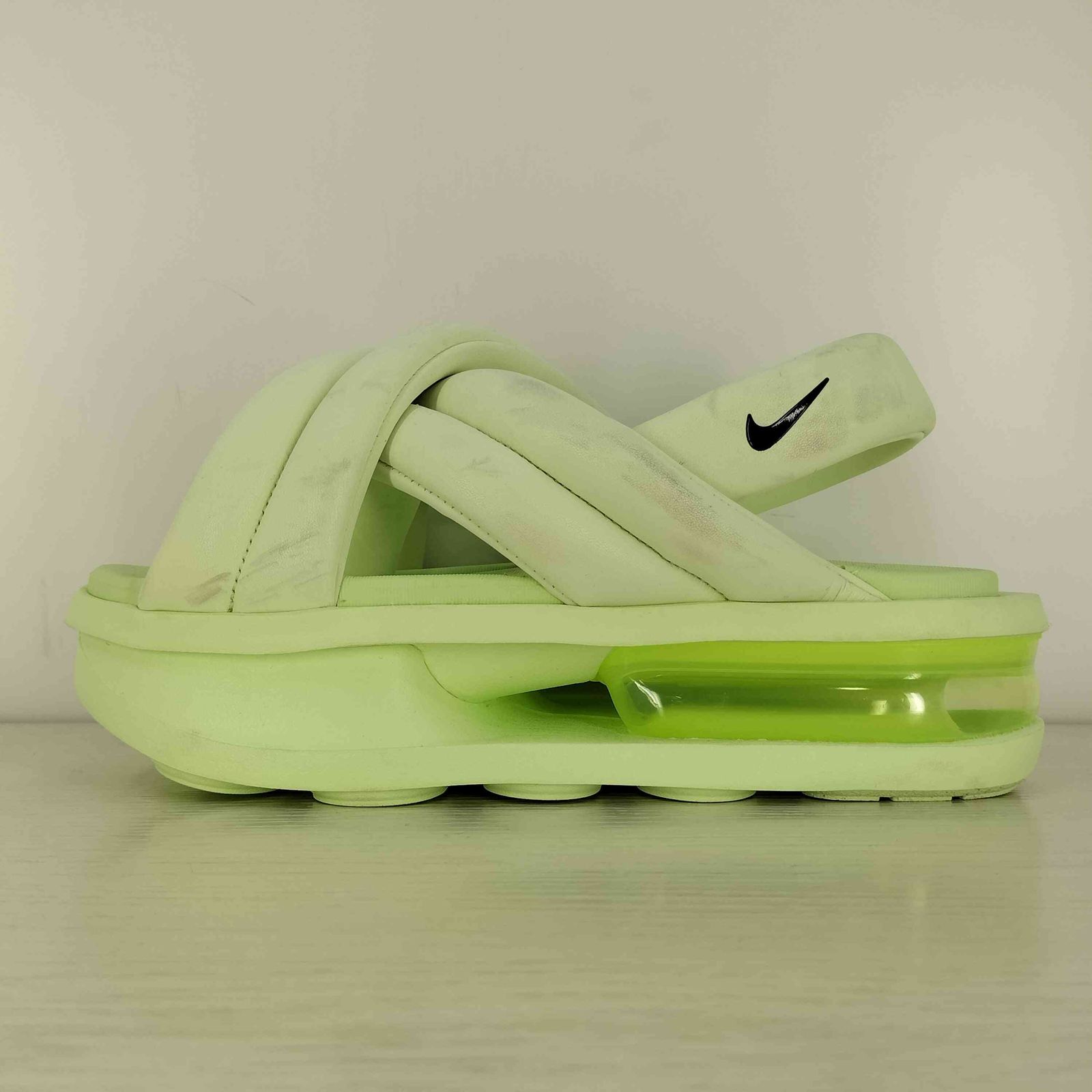 NIKE サンダル25cmW AIR MAX ISLA SANDAL 緑 NIKE W AIR MAX ISLA 