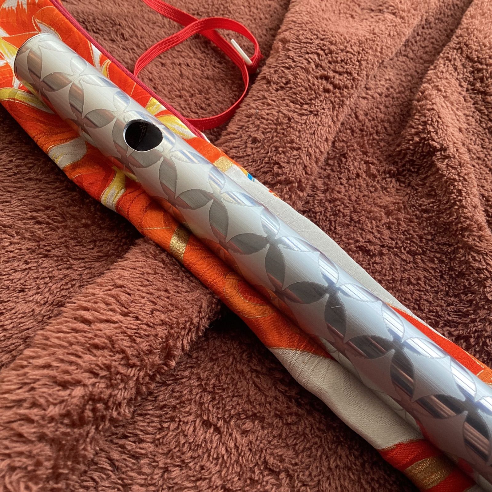 メタル篠笛サンプル 八本調子 ドレミ調 康昭管 シルバー 七宝模様