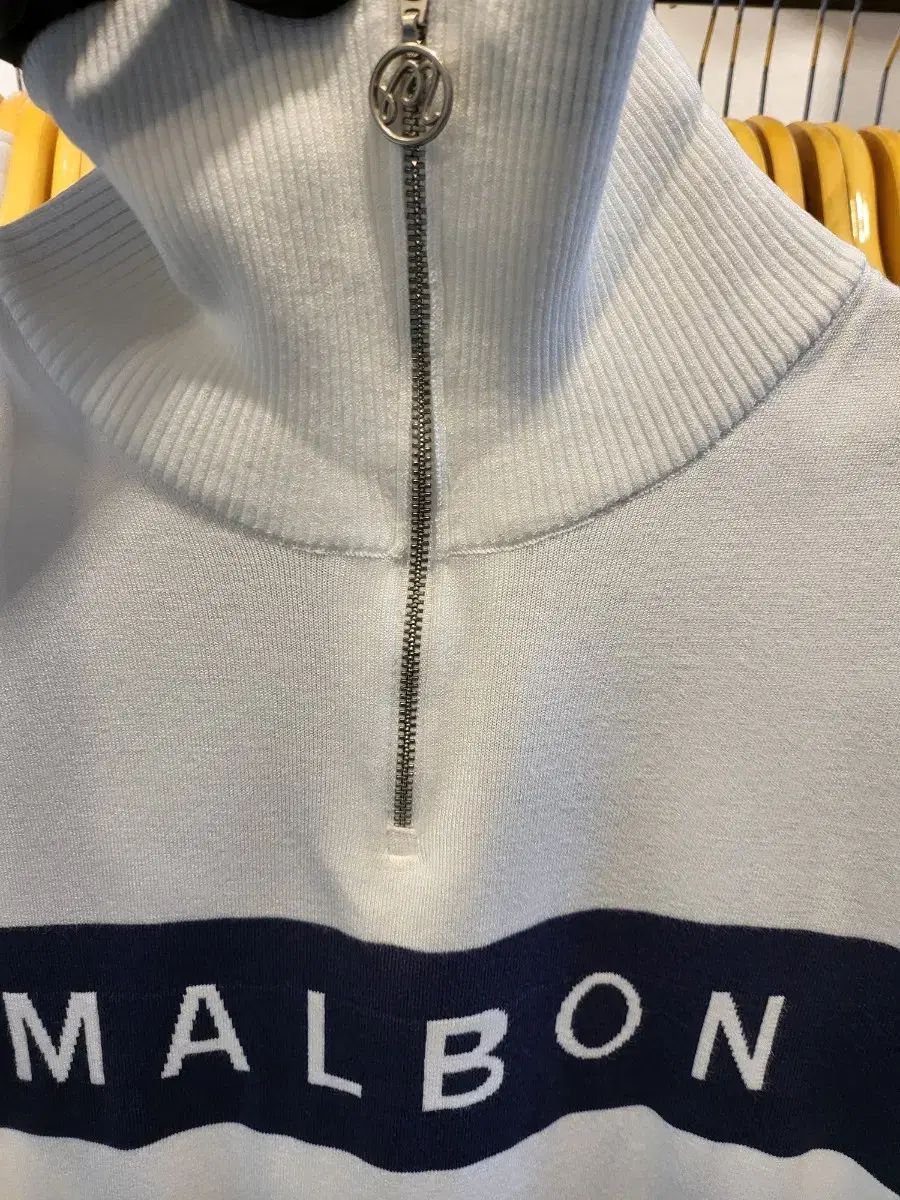 MALBON GOLF(マルボンゴルフ) レディース ニット ベスト 🏁マル MALBON GOLF(マルボンゴルフ) レディース ニット ベスト 🏁マル