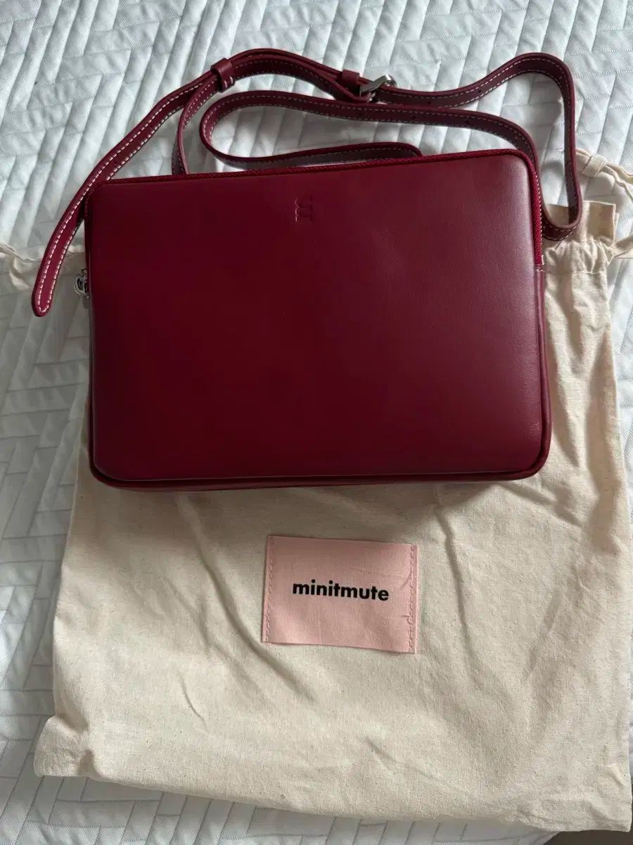 新品 MINITMUTE(ミニミュート) ツインバッグ ミニ レッドワイン  