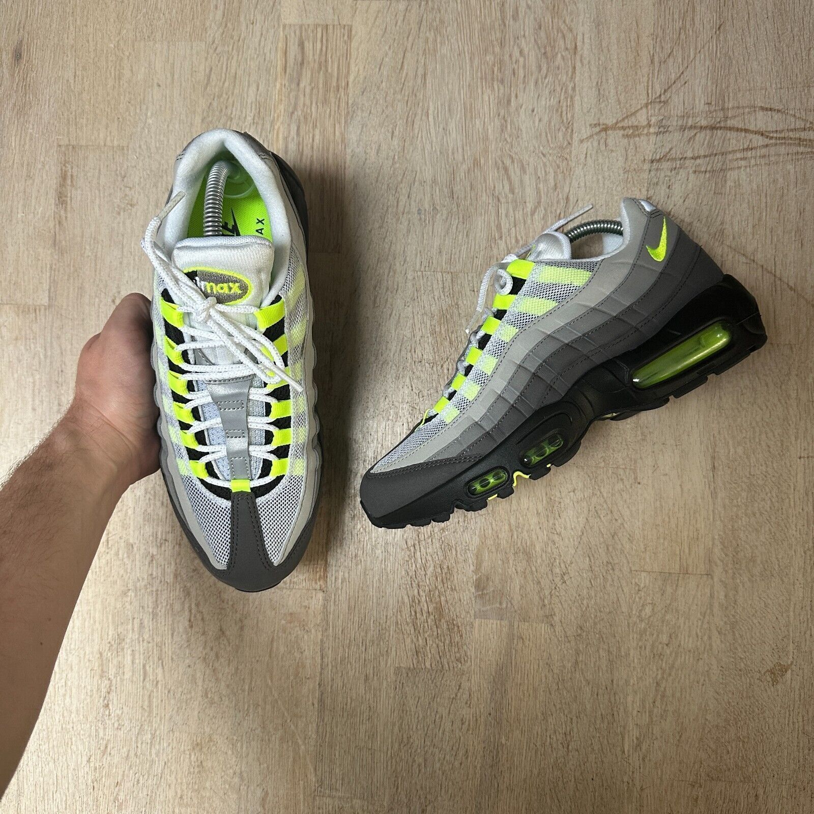 ナイキ　エアマックス　スコーピオン　ネオンイエロー　27.5 Amazon | [ナイキ] AIR MAX 95 Neon Yellow エアー マックス 95