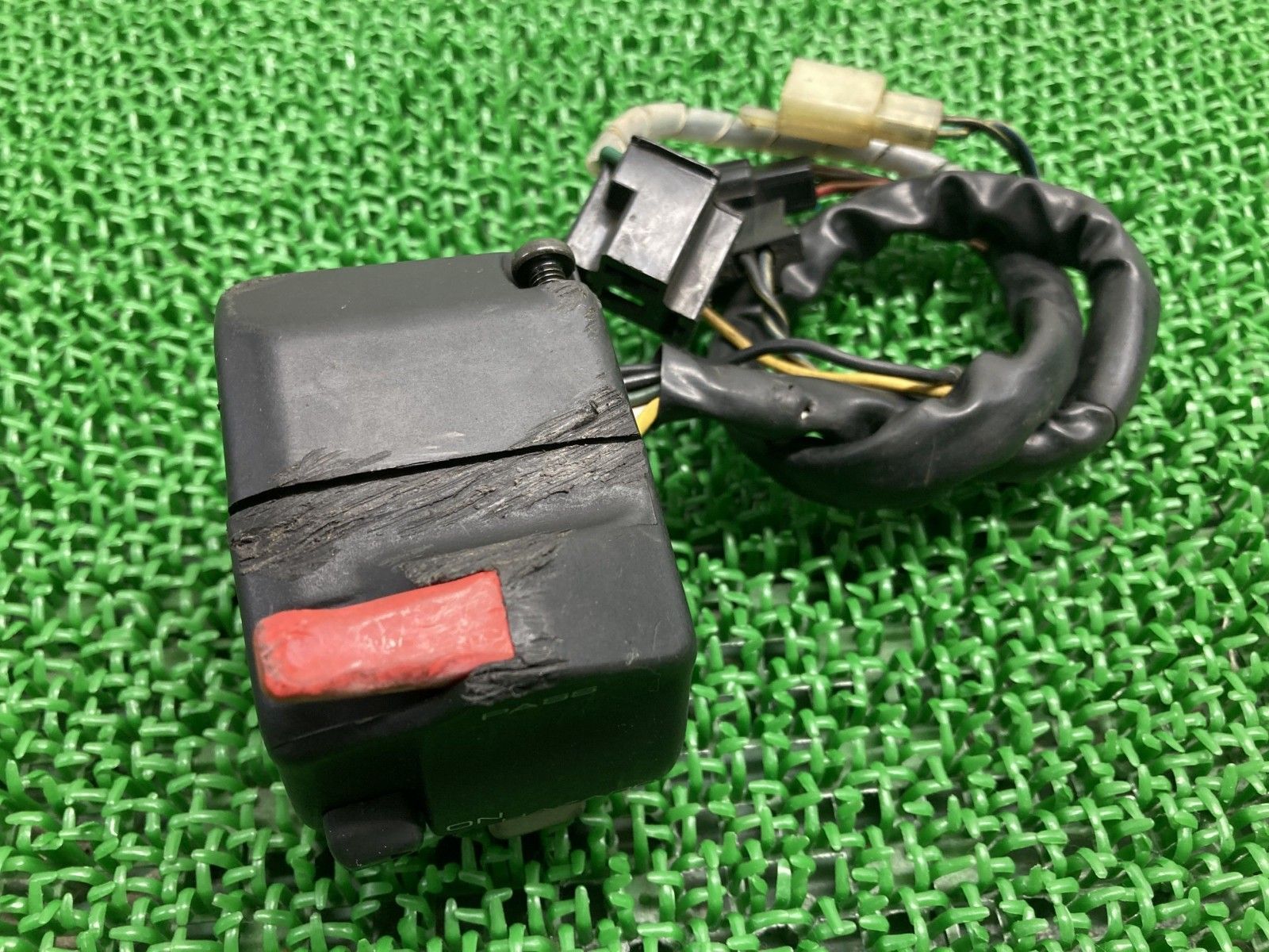 XJR400 ハンドルスイッチ 左 ヤマハ 純正 バイク 部品 4HM 初期型 スイッチボックス 修復素材に 品薄 品 車検 Genuine Wy