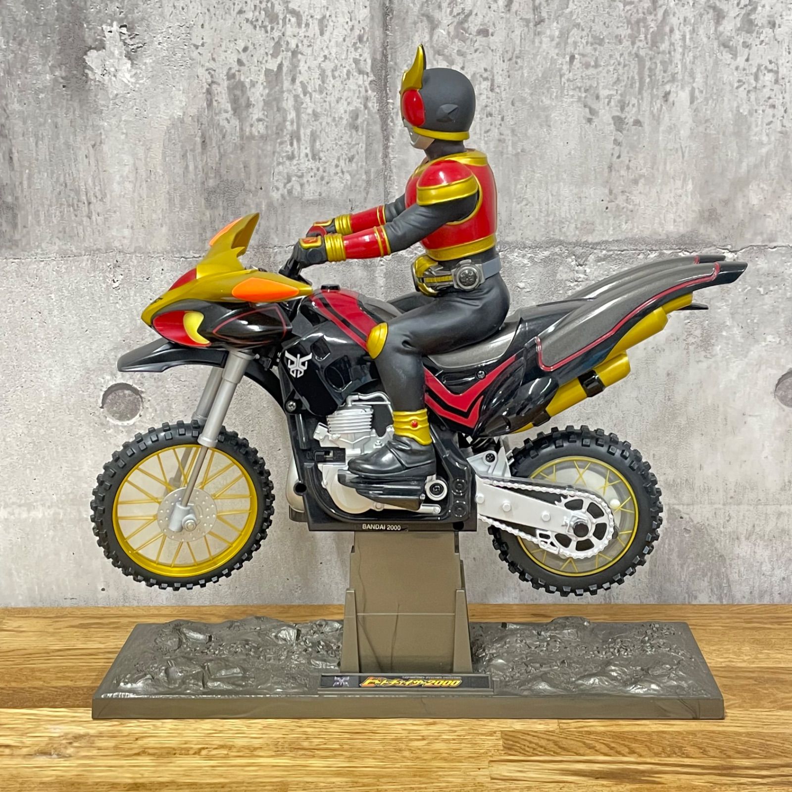 仮面ライダークウガ ビートチェイサー2000タイヨーラジコン