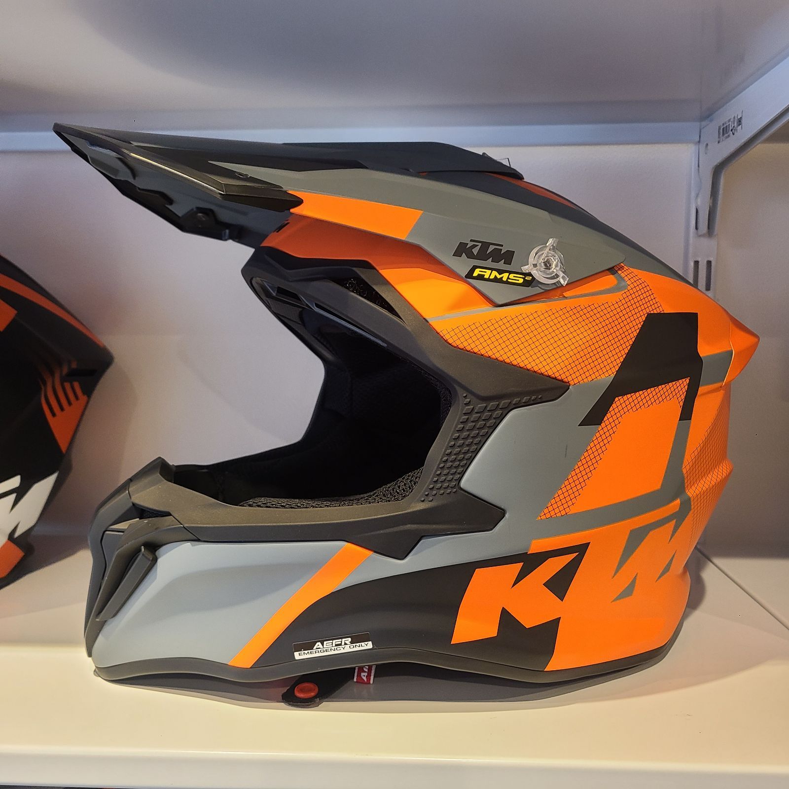 KTM STRYCKER HELMET 軽量 オフロードヘルメット Airoh サイズ L - メルカリ