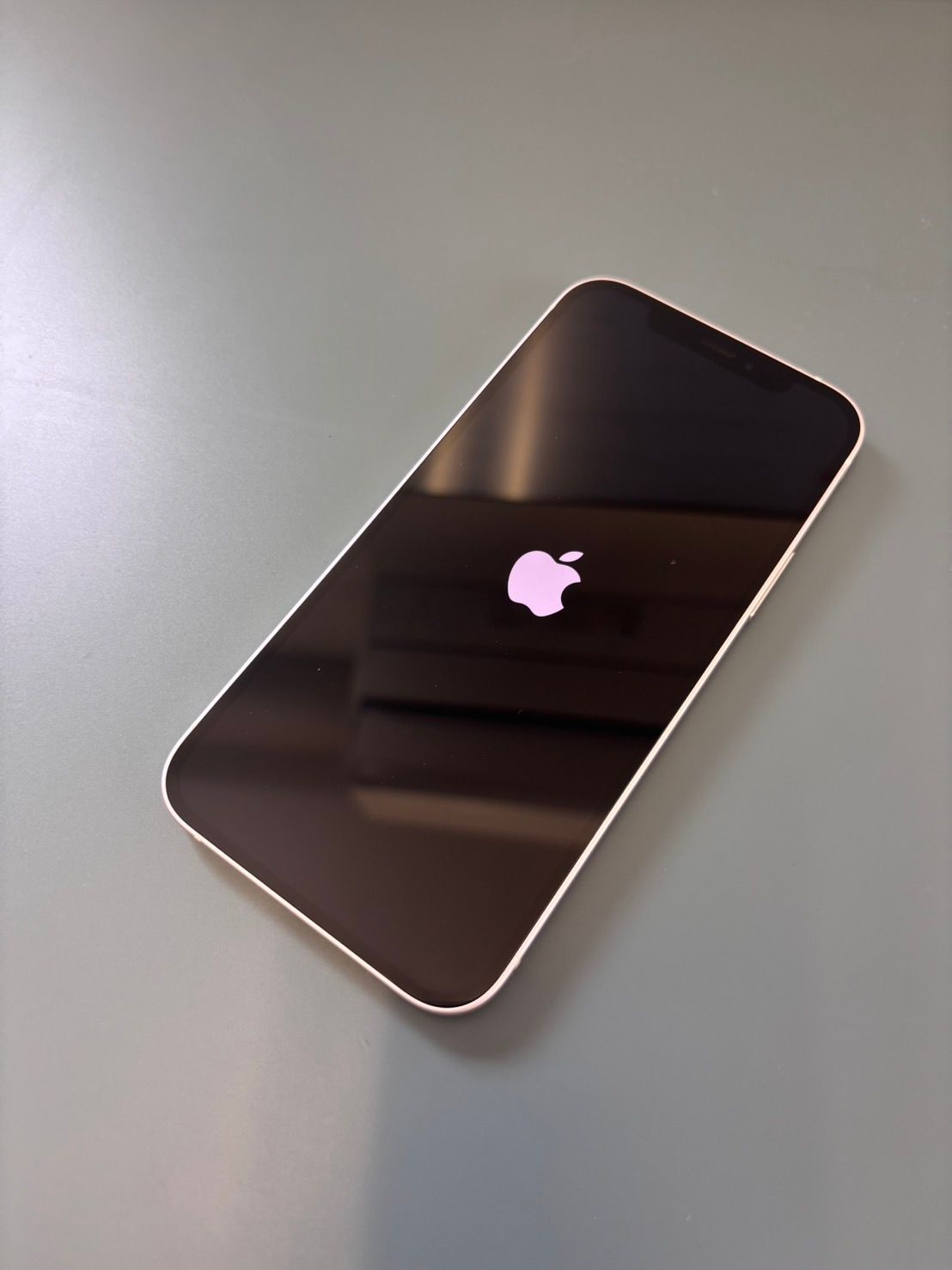iPhone12 64GB ホワイト Softbank 展示品 バッテリー良好 apple 送料無料 アイフォン