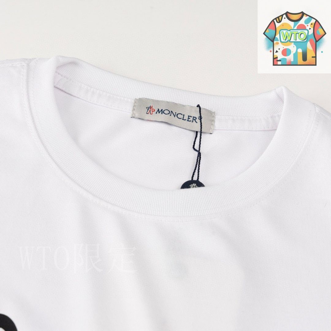 今日特価】MONCLER 巳年ロゴ 立体プリント T シャツ-2 - メルカリ