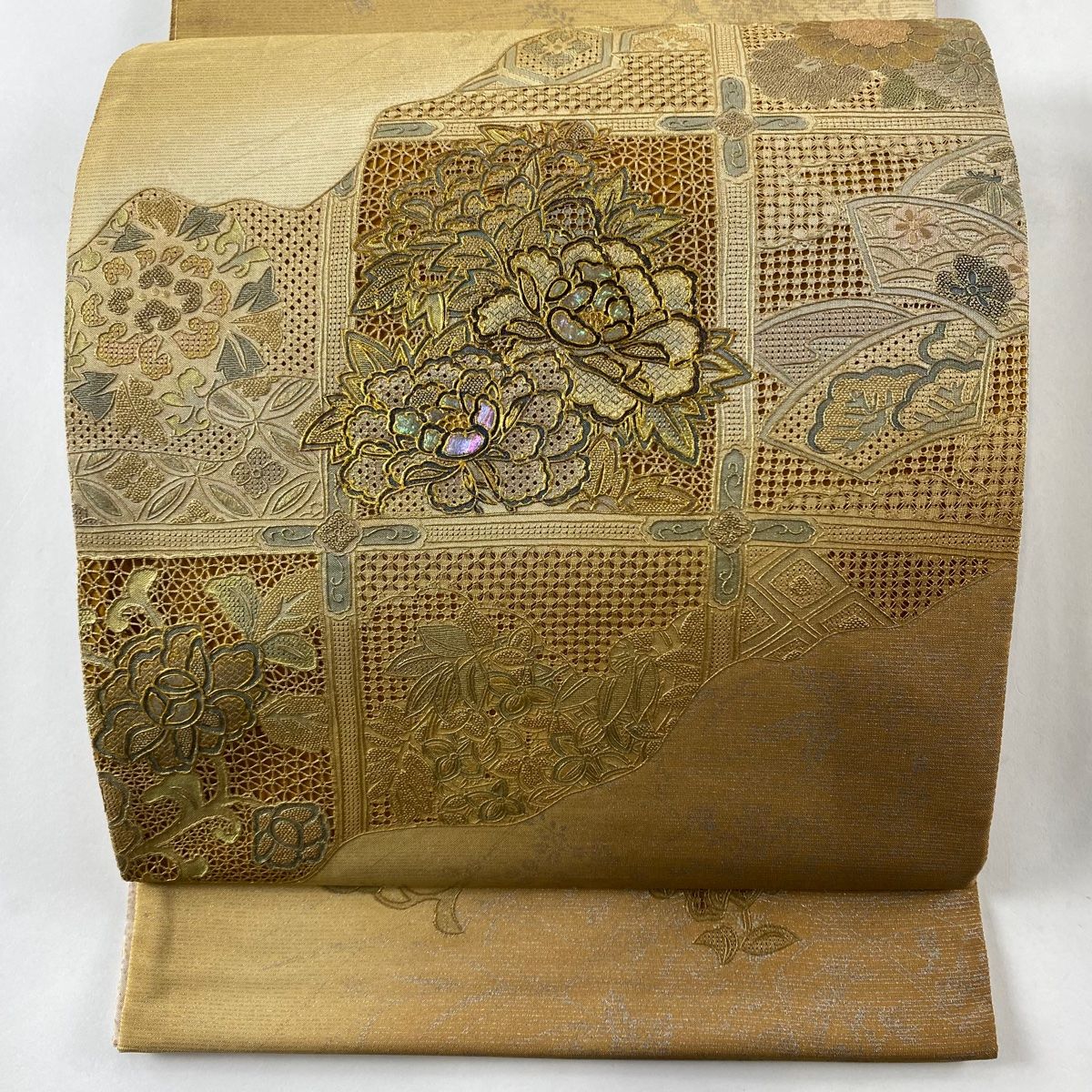 袋帯 名品 草花 扇面 刺繍 螺鈿 黄土色 お太鼓柄 正絹