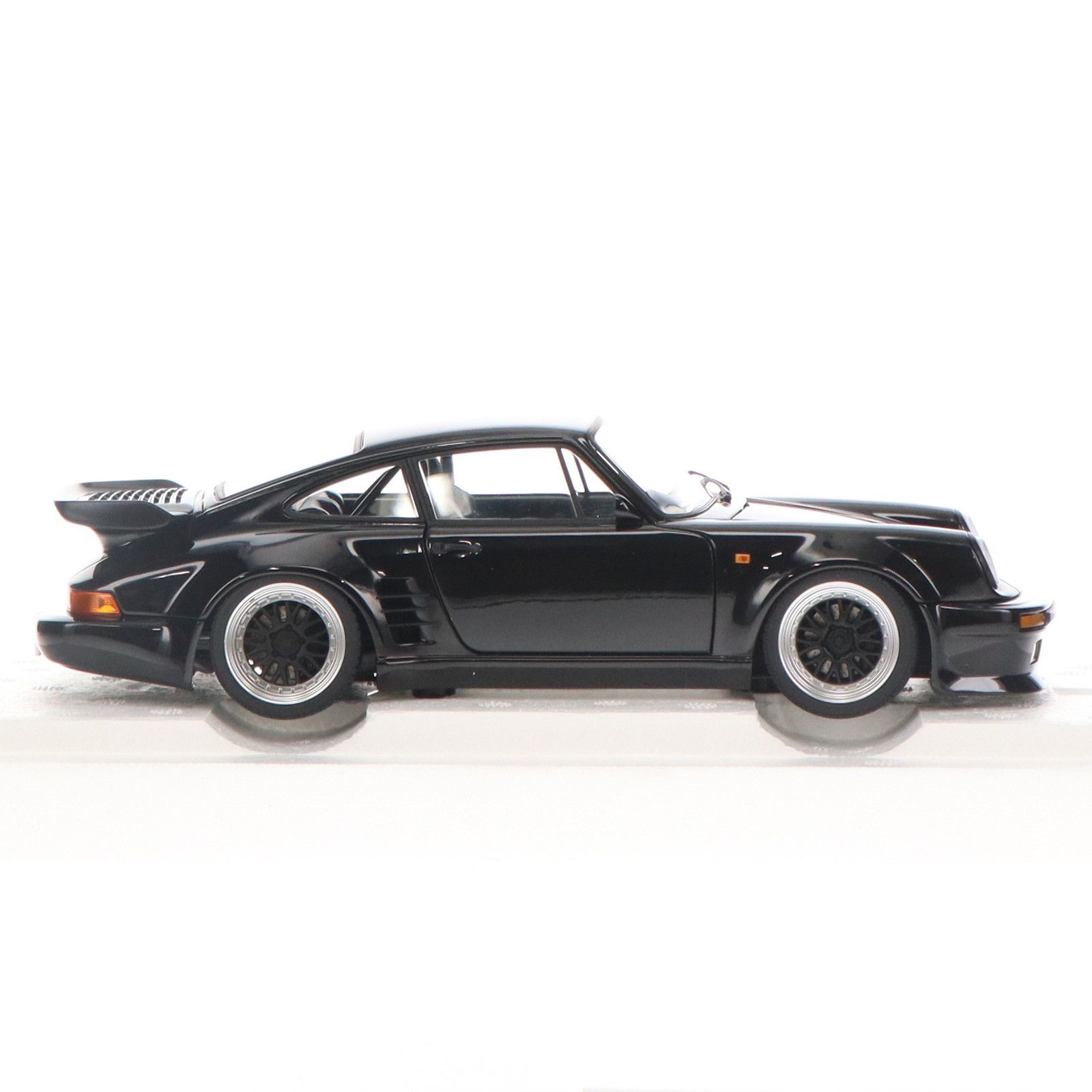 オートアート1/18　湾岸ミッドナイト ブラックバード AUTOart 1/18 ポルシェ 911 （930） ターボ 「湾岸ミッドナイト