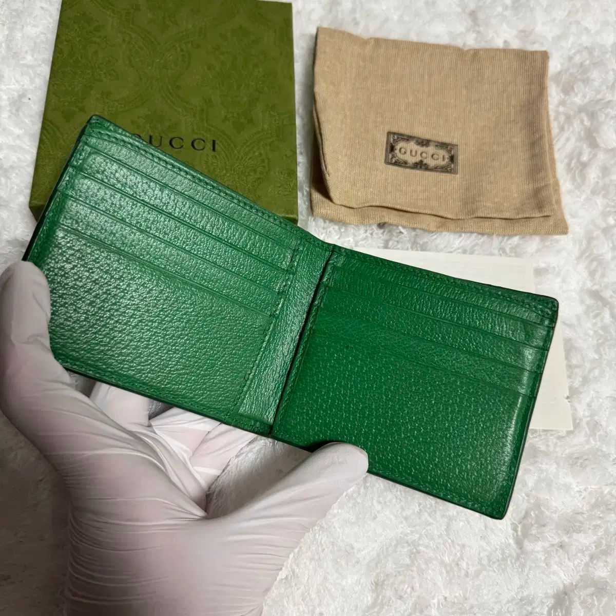GUCCI グッチ