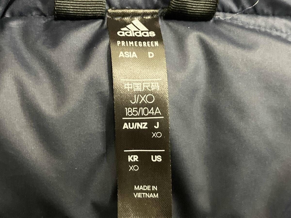 adidas ダウンジャケット