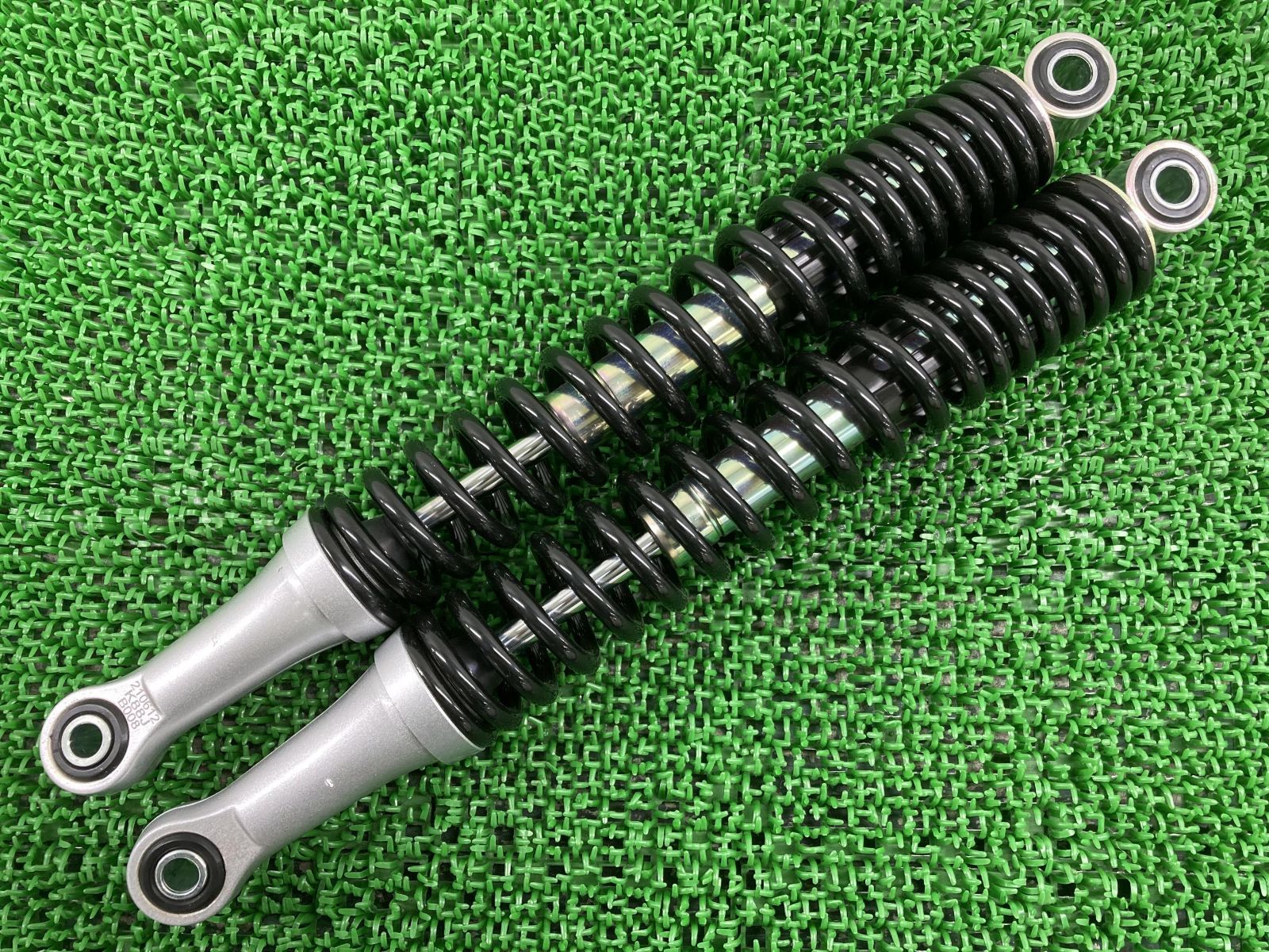 TW200E　純正リアサスペンション TW200E 純正リアサスペンション （goodsショッピングサイト/商品