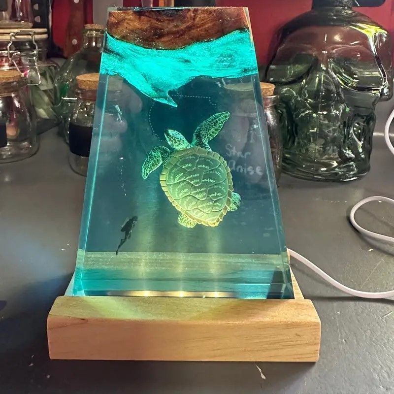 新品 レジンアート ナイトライト 海洋生物 ウミガメダイバー USB給電