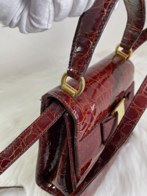 フェラガモ ヴァラリボン ミニ ハンドバック スウェード 茶色 8032h 楽天市場】フェラガモ ヴァラ リボン 2wayバッグの通販