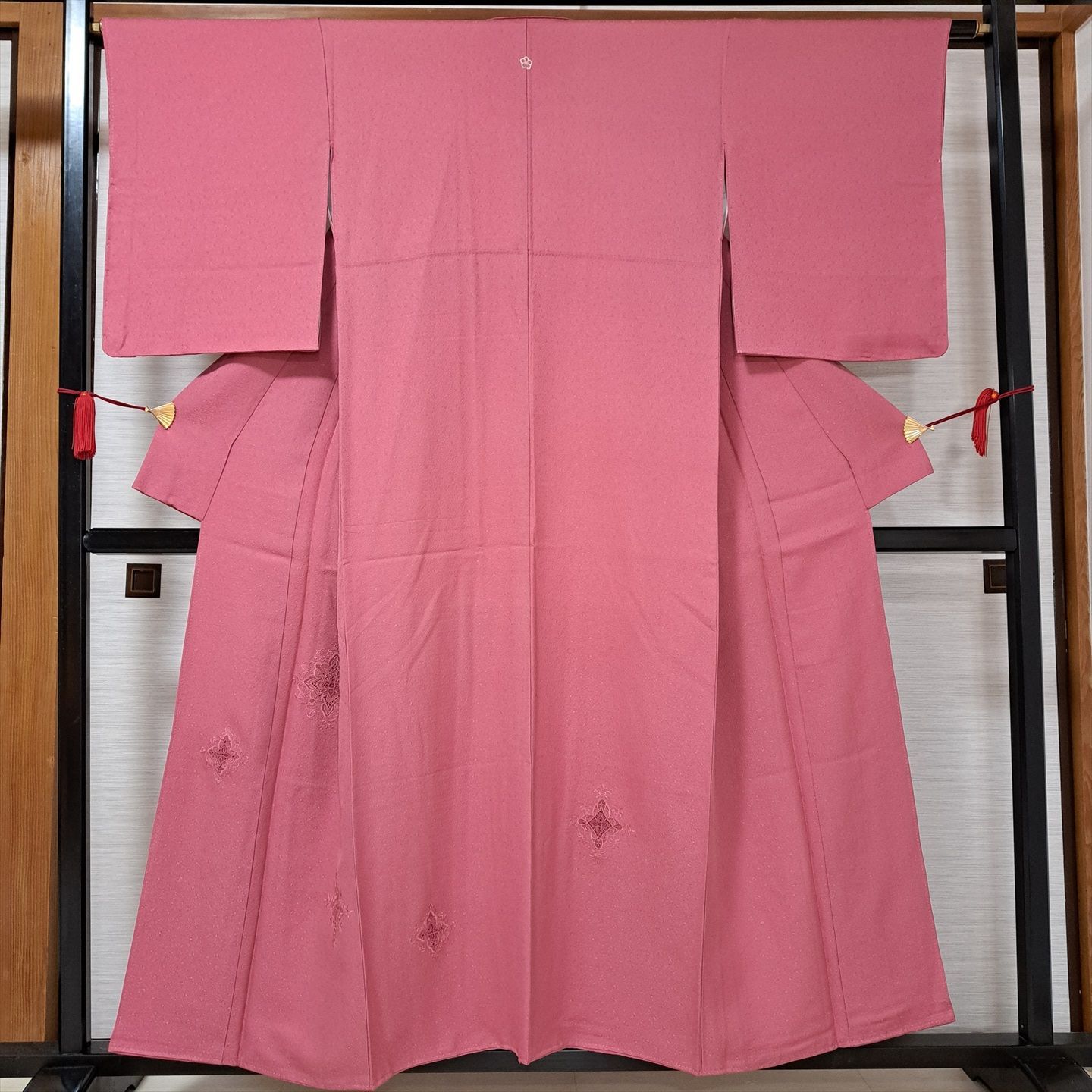 裄64.5 身丈156.5 袖53 付下げ 付け下げ 汕頭刺繍 一つ紋・桔梗紋 正絹