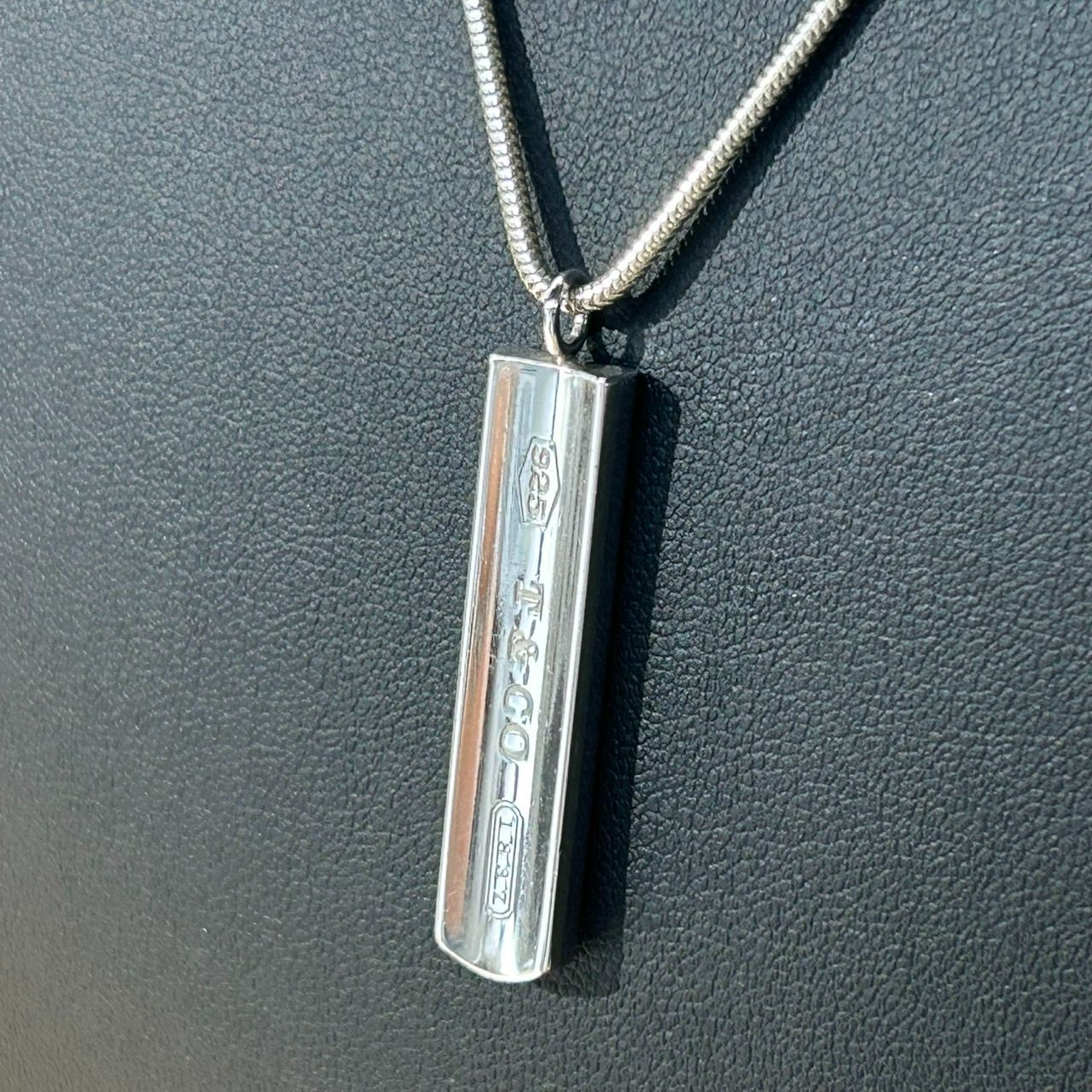 2736-1 人気✨Tiffany ネックレス　ナローバー　SV925 TIFFANY&Co. Tiffany＆Co. ネックレス ナローバー SV925