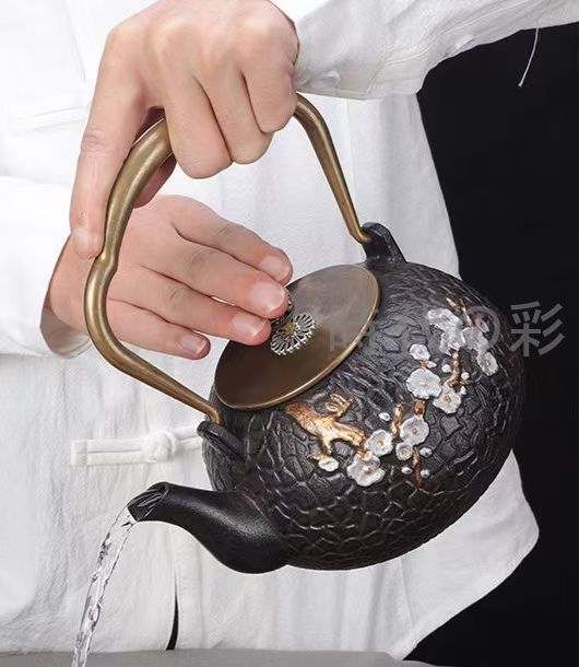 中国古美術・黒い鉄製急須・鉄瓶・鋳鉄・ケトル・1310ml・酒器・茶道具