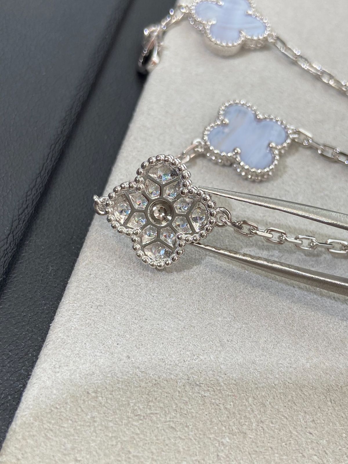 Van Cleef & Arpels] ヴァンクリーフ＆アーペルの四つ葉のクローバーと