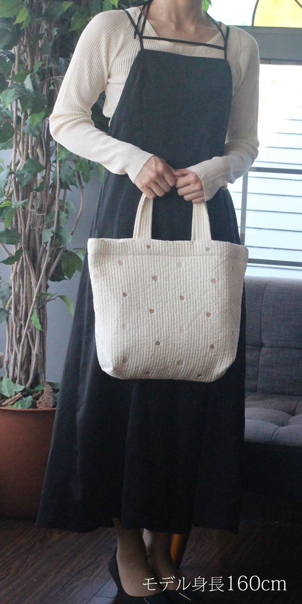 送料無料】 バッグ/ヌビバッグ A4入ります！ ハート刺繍 Mサイズ 7mm 