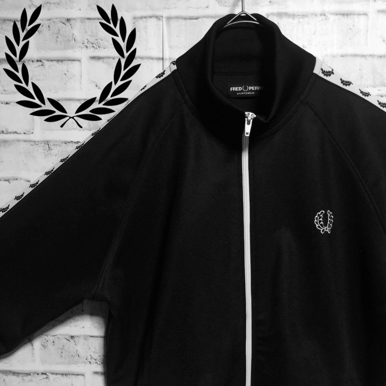 FRED PERRY ホワイトライン 黒ジャージ トラックジャケット