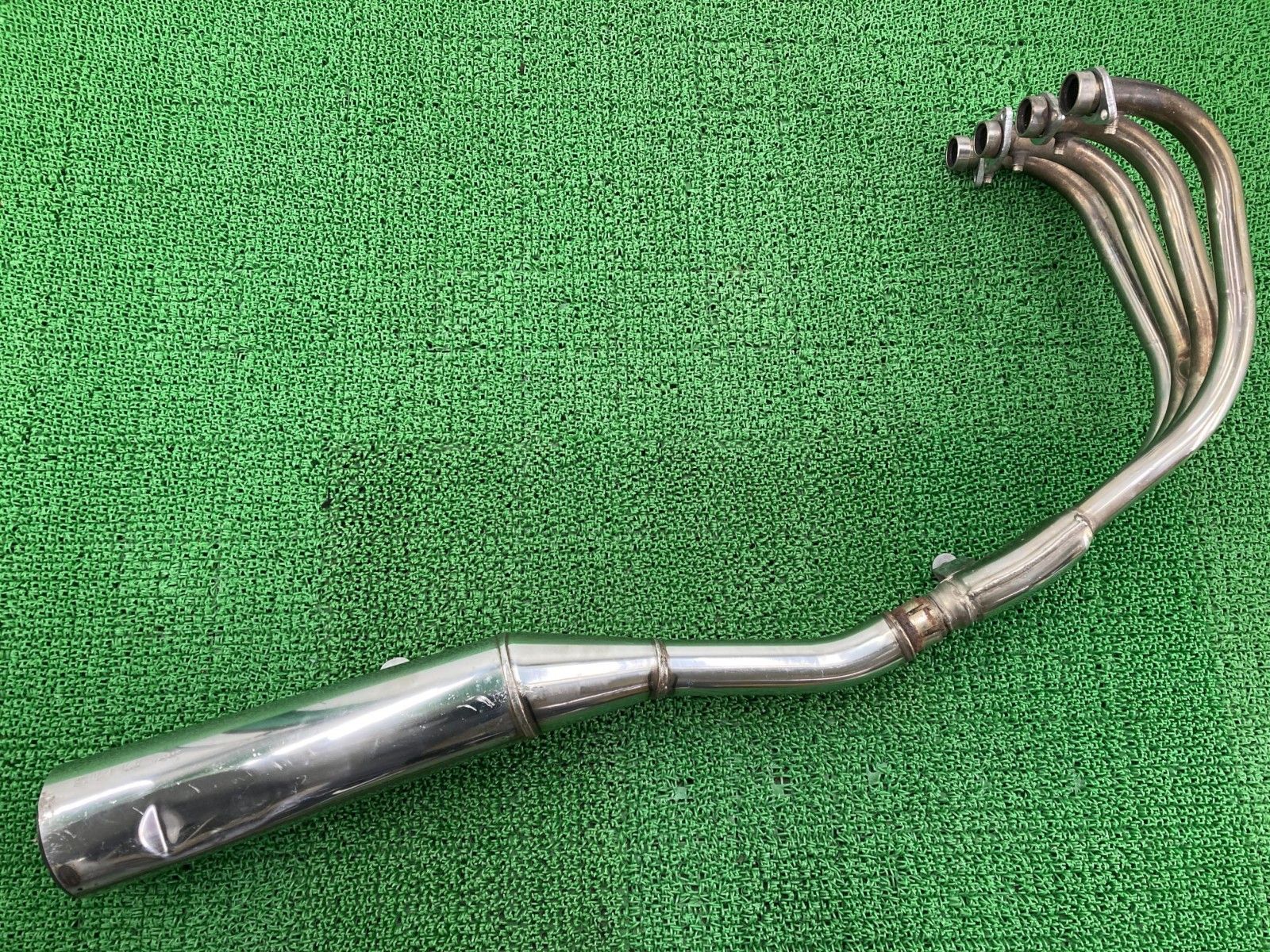 GSX400インパルス マフラー 23E0 スズキ 純正 バイク 部品 GK79A 修復素材に ノーマル戻しに そのまま使える 車検 Genuine 【中古】 82 GSX400インパルス マフラー 23E0 スズキ 純正 バイク 部品 GK79A 修復