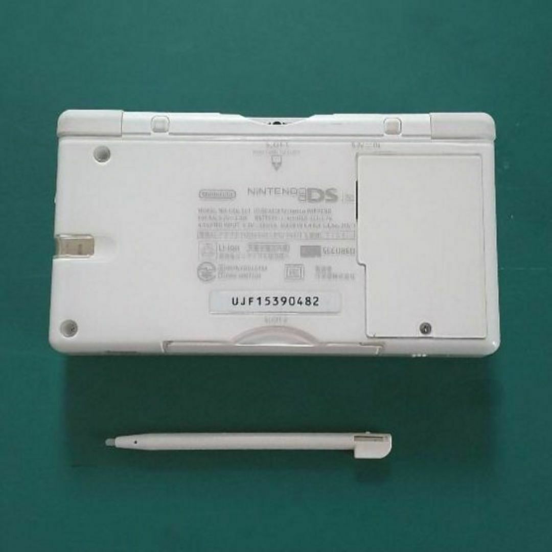 D28 【中古・美品】Nintendo Crystal White 数多く 0482