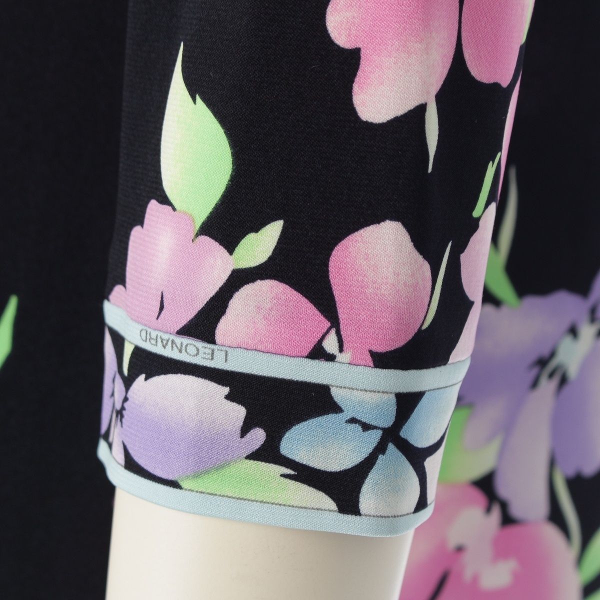 ピンク ブラック